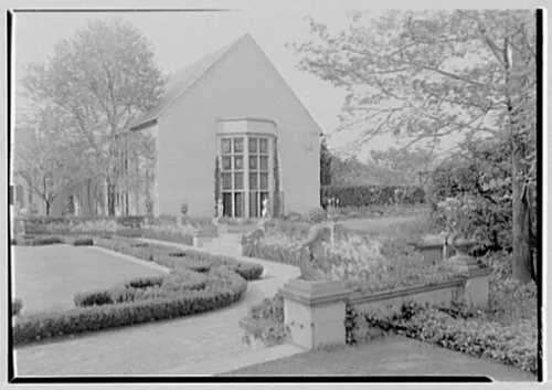 Mrs. Charles E.F. McCann, residence in Oyster Bay, New York